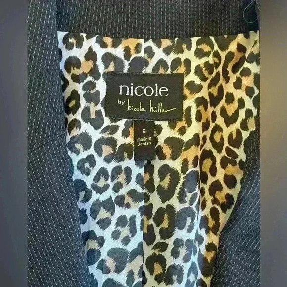 Nicole By Nicole Miller Professional Black Pinstripe Blazer Size 6 Two Button - Picture 8 of 9